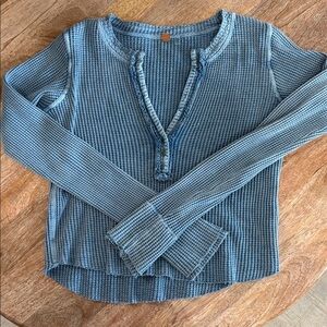Free People Stonewashed Waffle Thermal – Size Medium | Like New